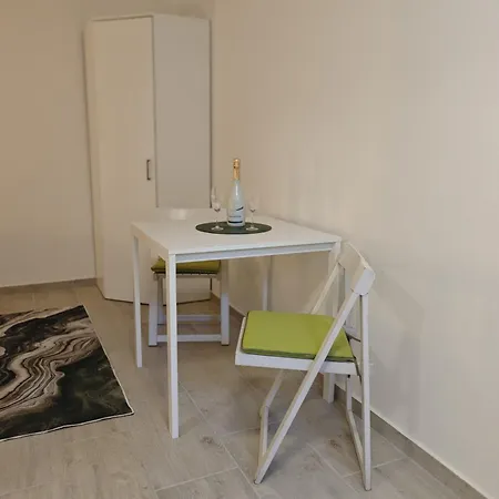 Ostanak kod kuće Sobe - Ninin
