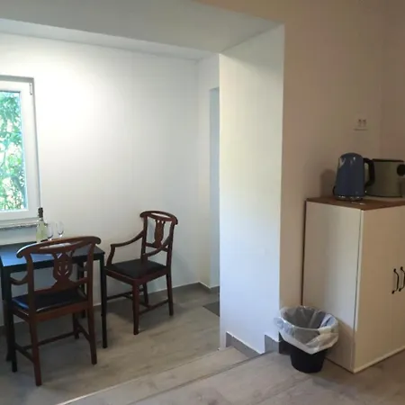 Ostanak kod kuće Sobe - Ninin